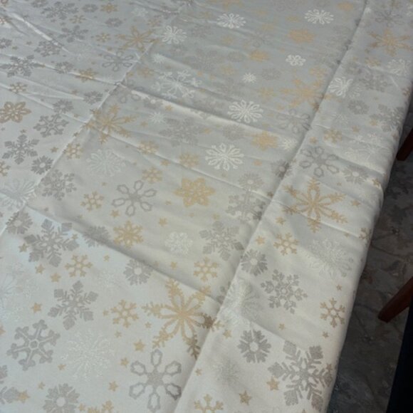 Tablecloth 118" x 59.5" Metallic Snowflake Ivory Holiday Christmas Winter Home - Picture 1 of 8